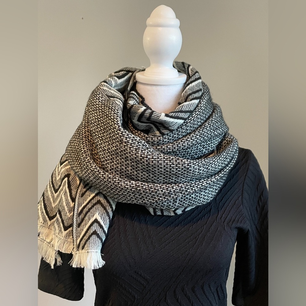 Chevron Scarf Oversized Black and white Reversible Tweed Design New